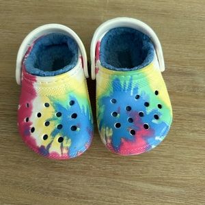 CROCS | Lined Tie-Dye Slipper Crocs | 4